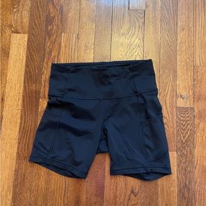 Lululemon Fast and Free 6 inch- Size 8 Black